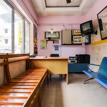 Hotel O K.S.Lodge Tribhuvanam Buitenkant foto