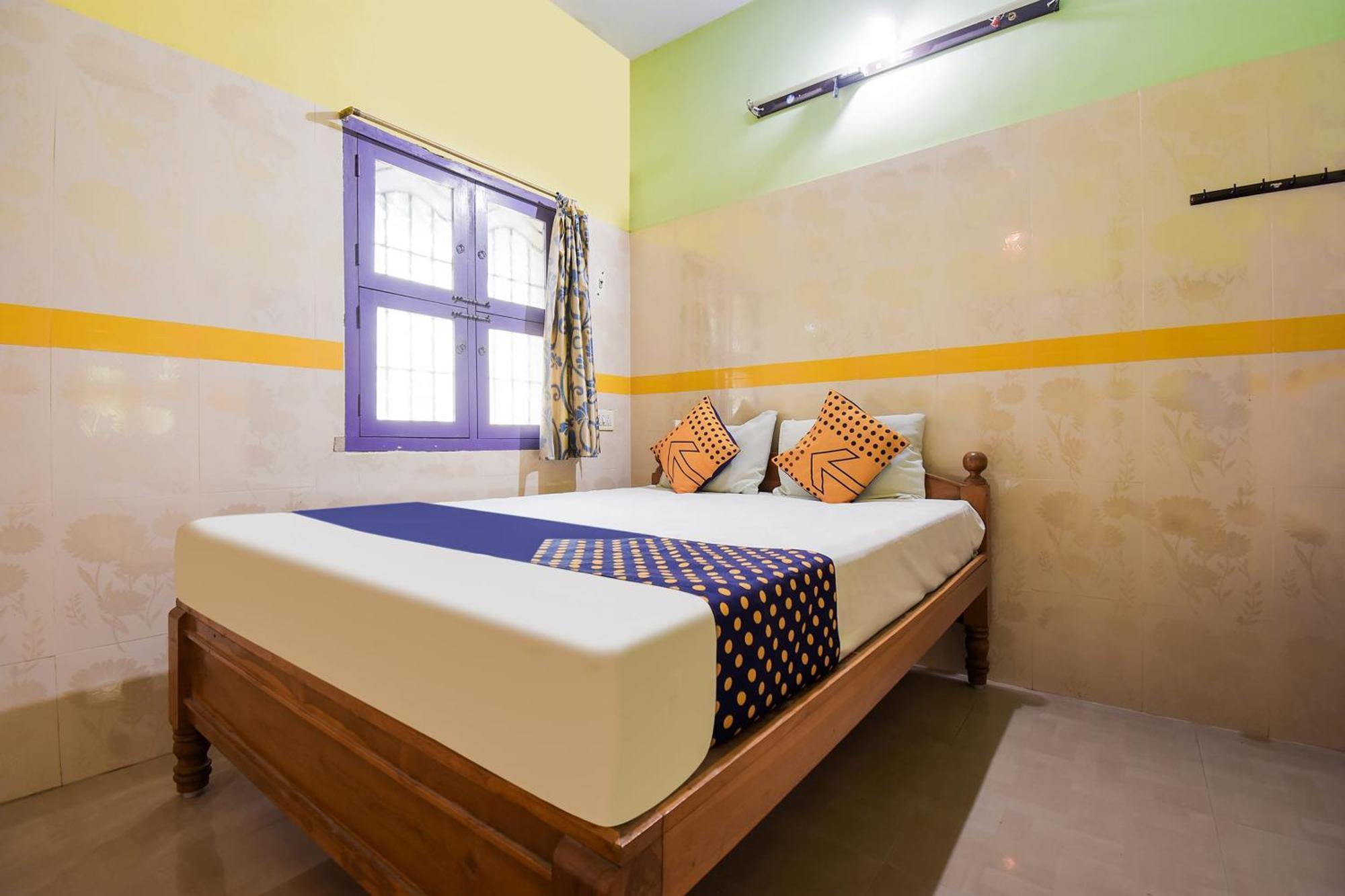 Hotel O K.S.Lodge Tribhuvanam Buitenkant foto