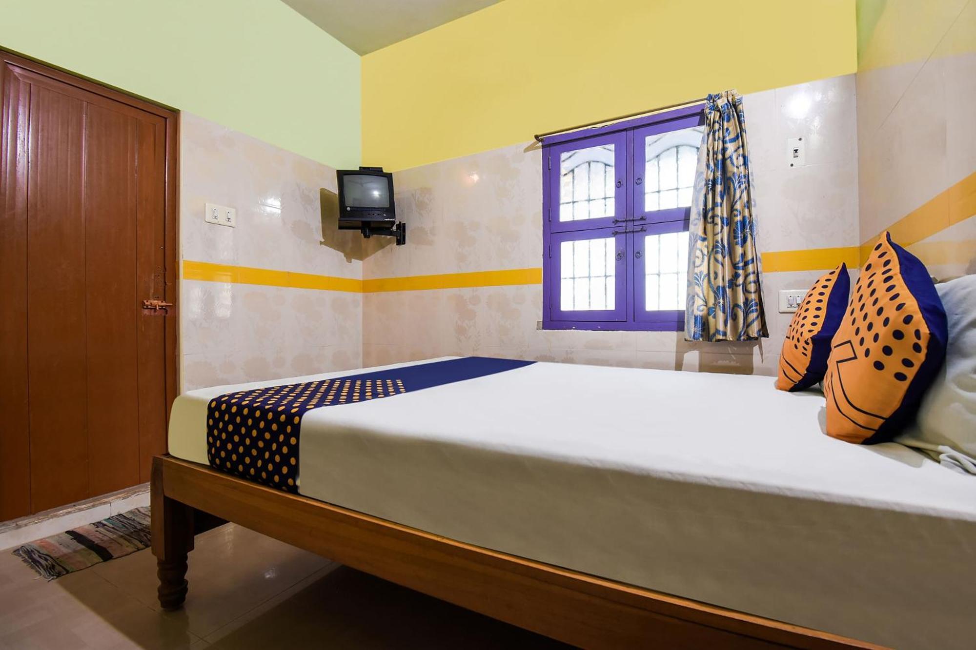 Hotel O K.S.Lodge Tribhuvanam Buitenkant foto