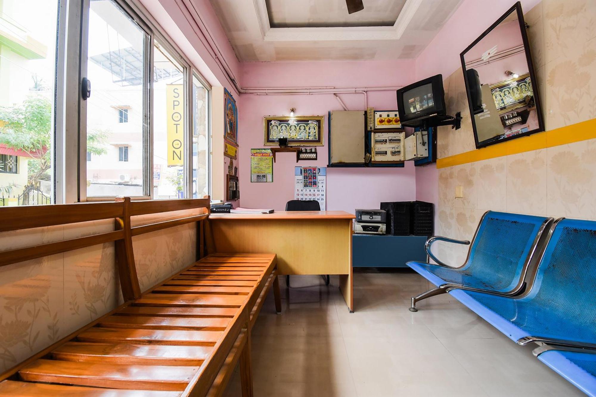 Hotel O K.S.Lodge Tribhuvanam Buitenkant foto