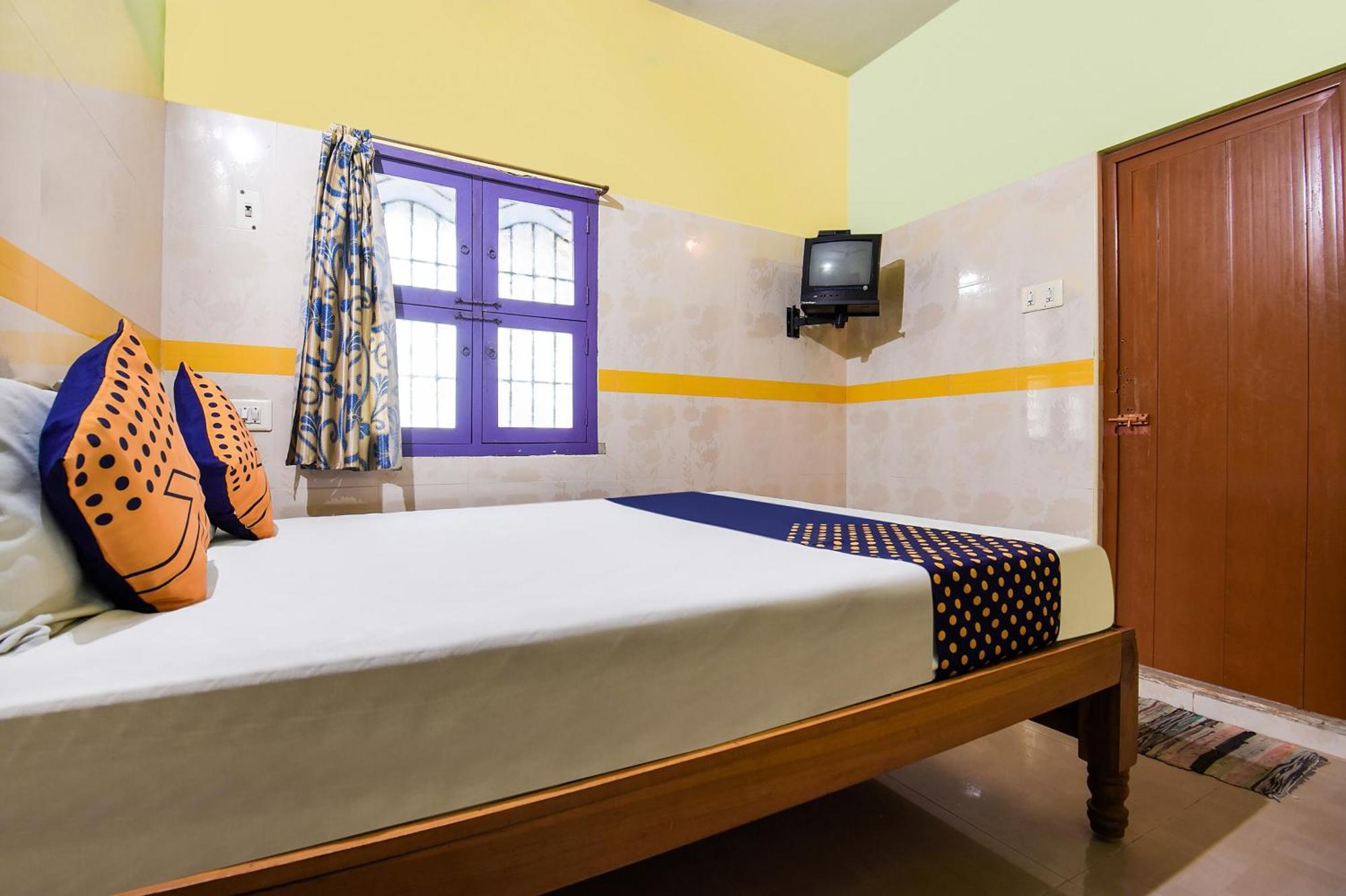 Hotel O K.S.Lodge Tribhuvanam Buitenkant foto