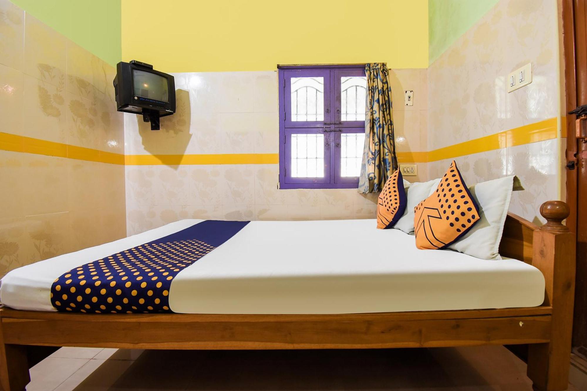 Hotel O K.S.Lodge Tribhuvanam Buitenkant foto